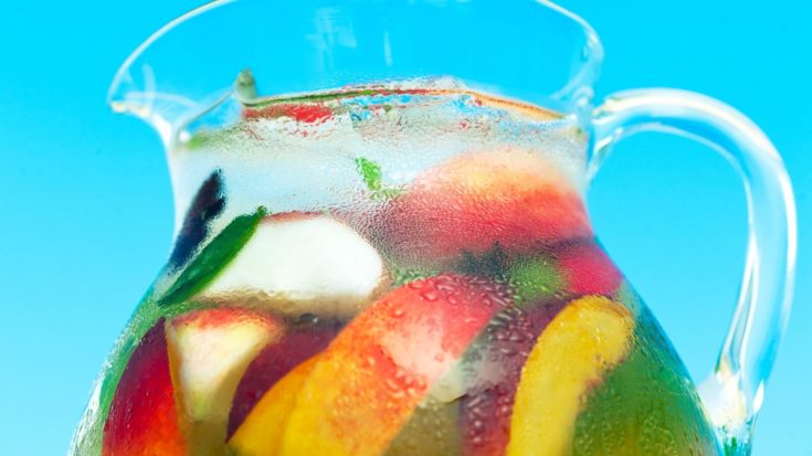 8 Ingredient Quick and Simple White Sangria with Fruit