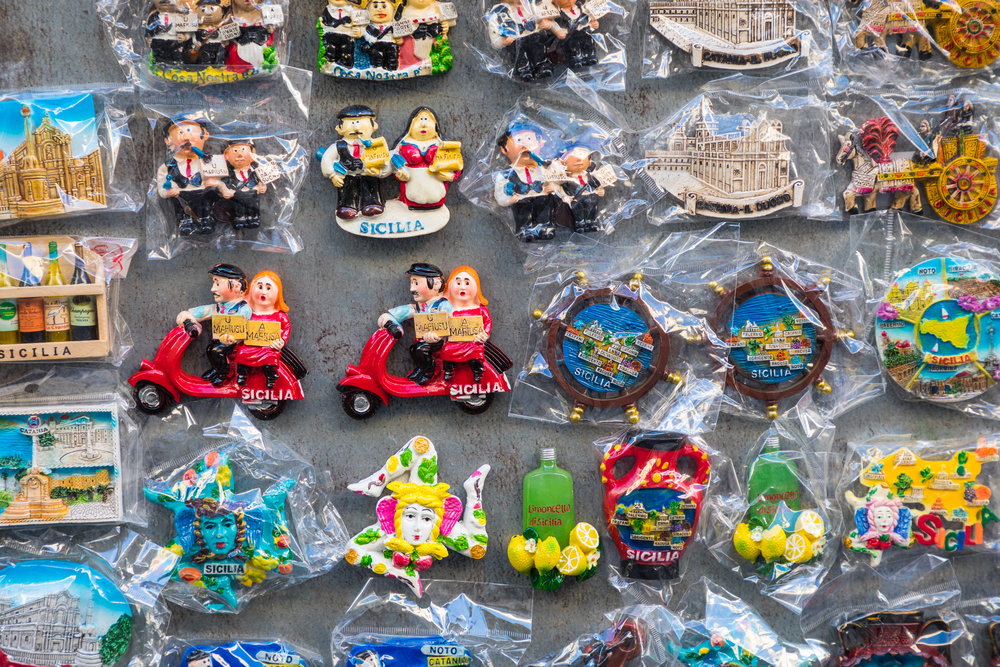 Sustainable Souvenirs, what to avoid...plastic mass produced magnets
